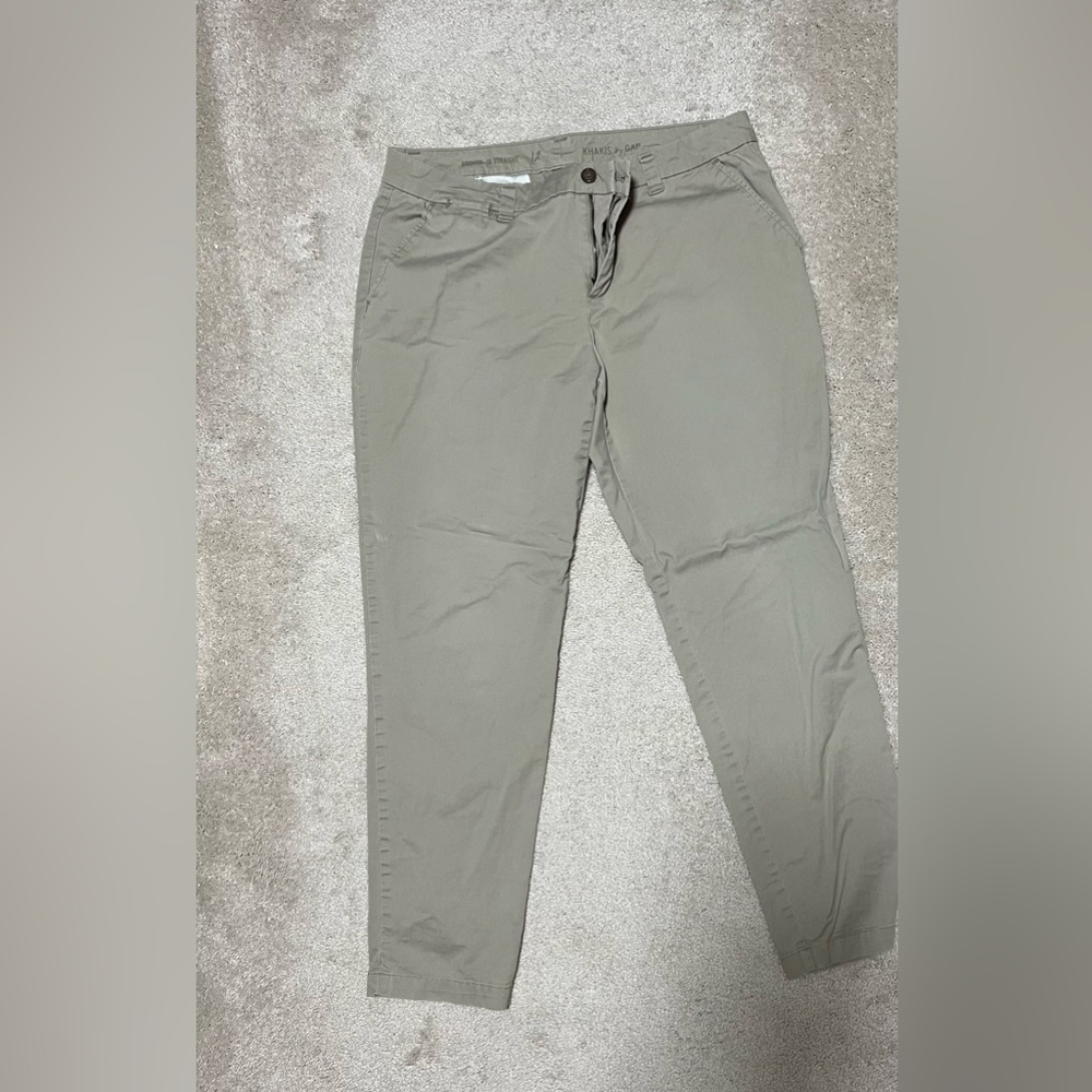 GAP Women's Straight Leg Jeans in Tan